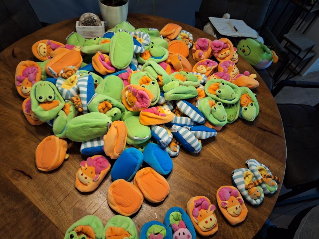 Baby sloffen ( rammelaar), Kinderen en Baby's, Babykleding | Overige, Ophalen of Verzenden, Nieuw, Jongetje of Meisje