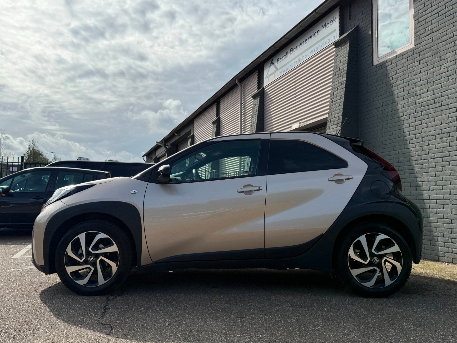 Foto 5 van Toyota Aygo X 1.0 VVT-i MT Pulse stoelverwarming,camera,line