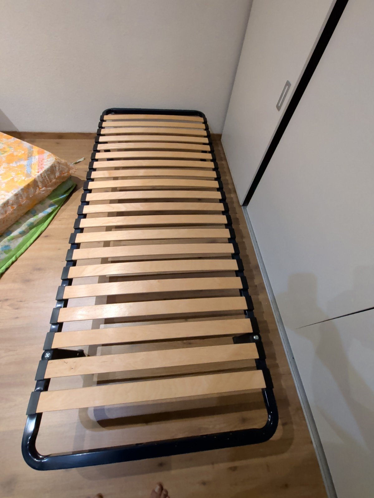 [Gratis] Eenpersoons Bed met  lattenbodem en 2x matrass  80x, Ophalen, Gebruikt, 90 cm, Eenpersoons