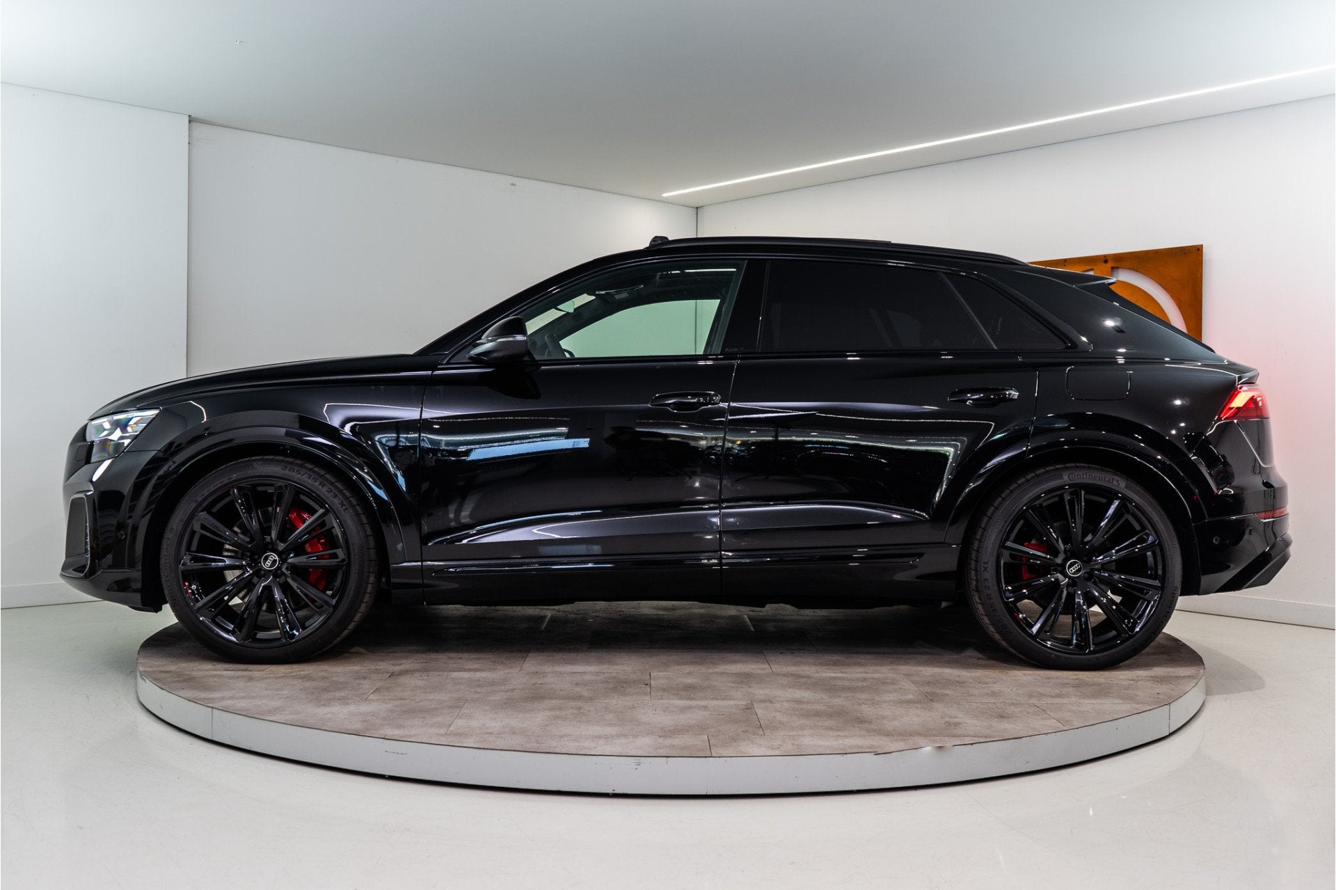 Audi Q8 60 TFSI E Quattro S-Edition Competition 490PK | 2026, Automaat, 77 km/l, Zwart, 2995 cc