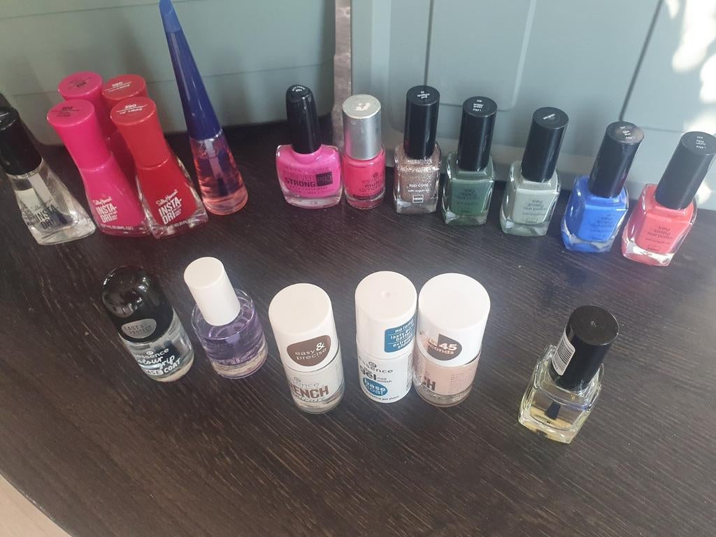 19x gewone nagellak sally hansen hema etc, Ophalen, Zo goed als nieuw, Overige kleuren, Handen en Nagels