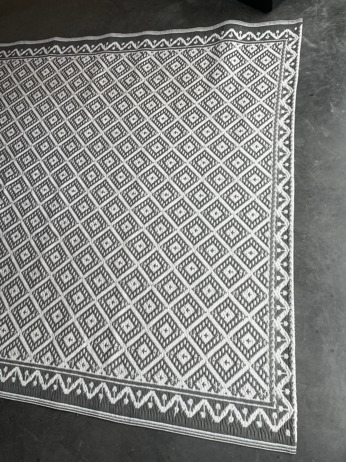 Vloerkleed 160 x 230 cm – nette staat - moet weg, Ophalen, 150 tot 200 cm, 200 cm of meer, Zo goed als nieuw
