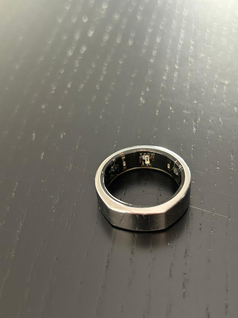 Oura Ring Gen3 - Maat 11 - Zilver - Inclusief Oplader, Gebruikt, Hartslag, Ophalen of Verzenden, Waterdicht
