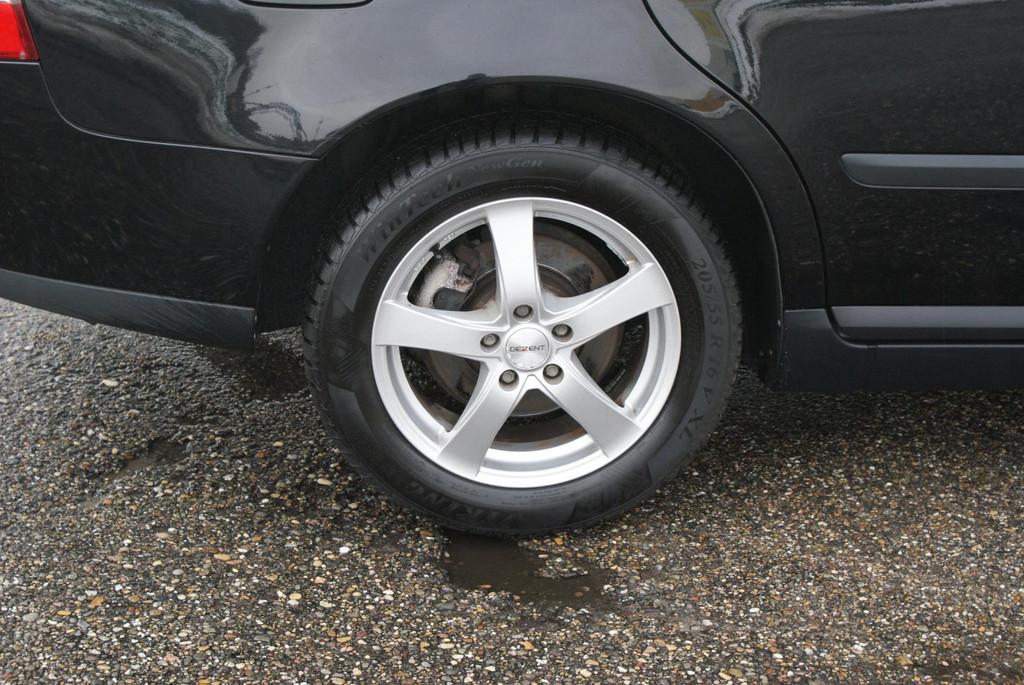 Volvo V50 2.4 Edition I | Org NL | Cruise control | Trekhaak, Gebruikt, Zwart, 700 kg, Zwart