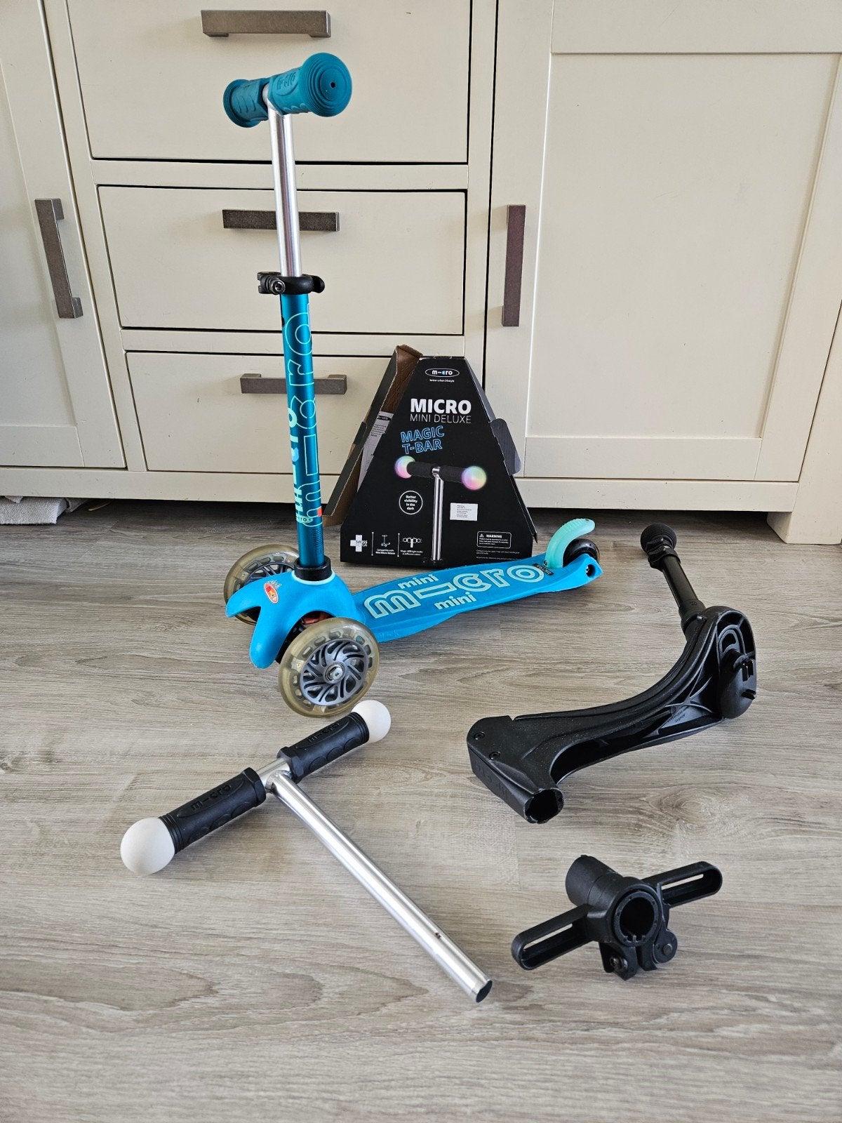 Micro Mini Deluxe step blauw met Magic T-Bar en zitje, Ophalen of Verzenden, Zo goed als nieuw, Gewone step, Micro