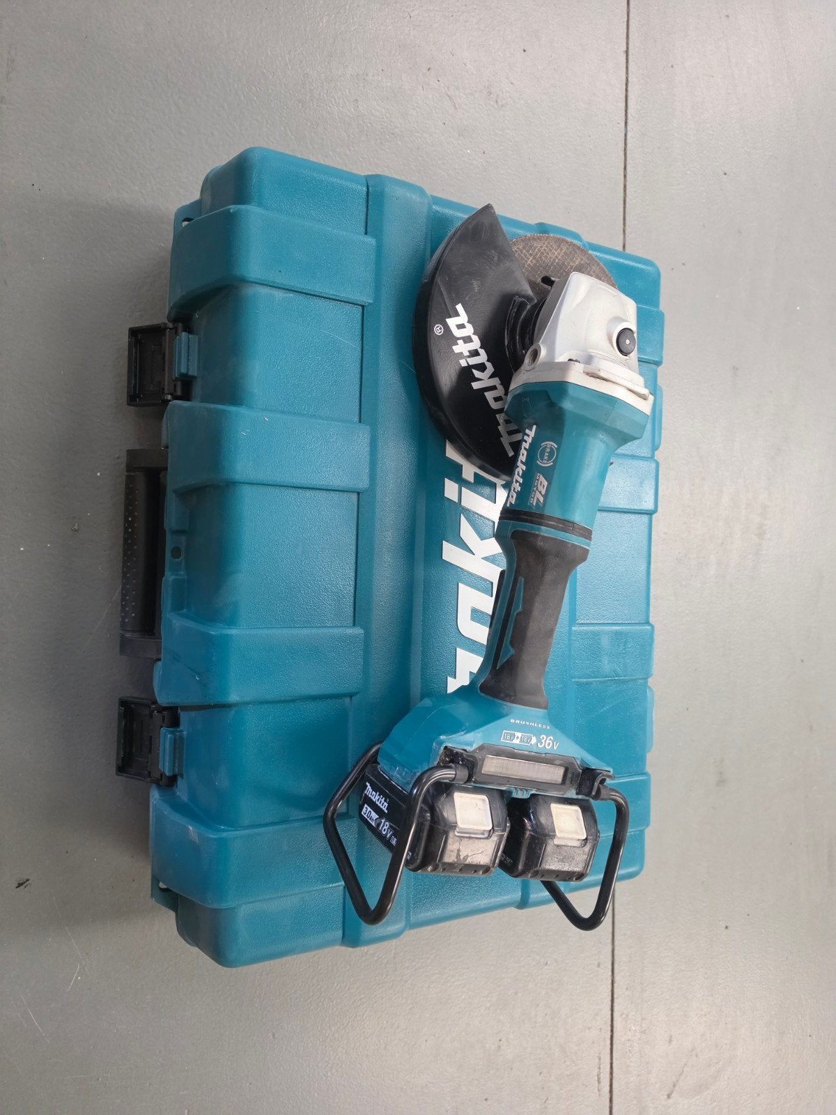 Makita DGA900ZK 36V Accu Haakse Slijper 230mm, Ophalen, Gebruikt