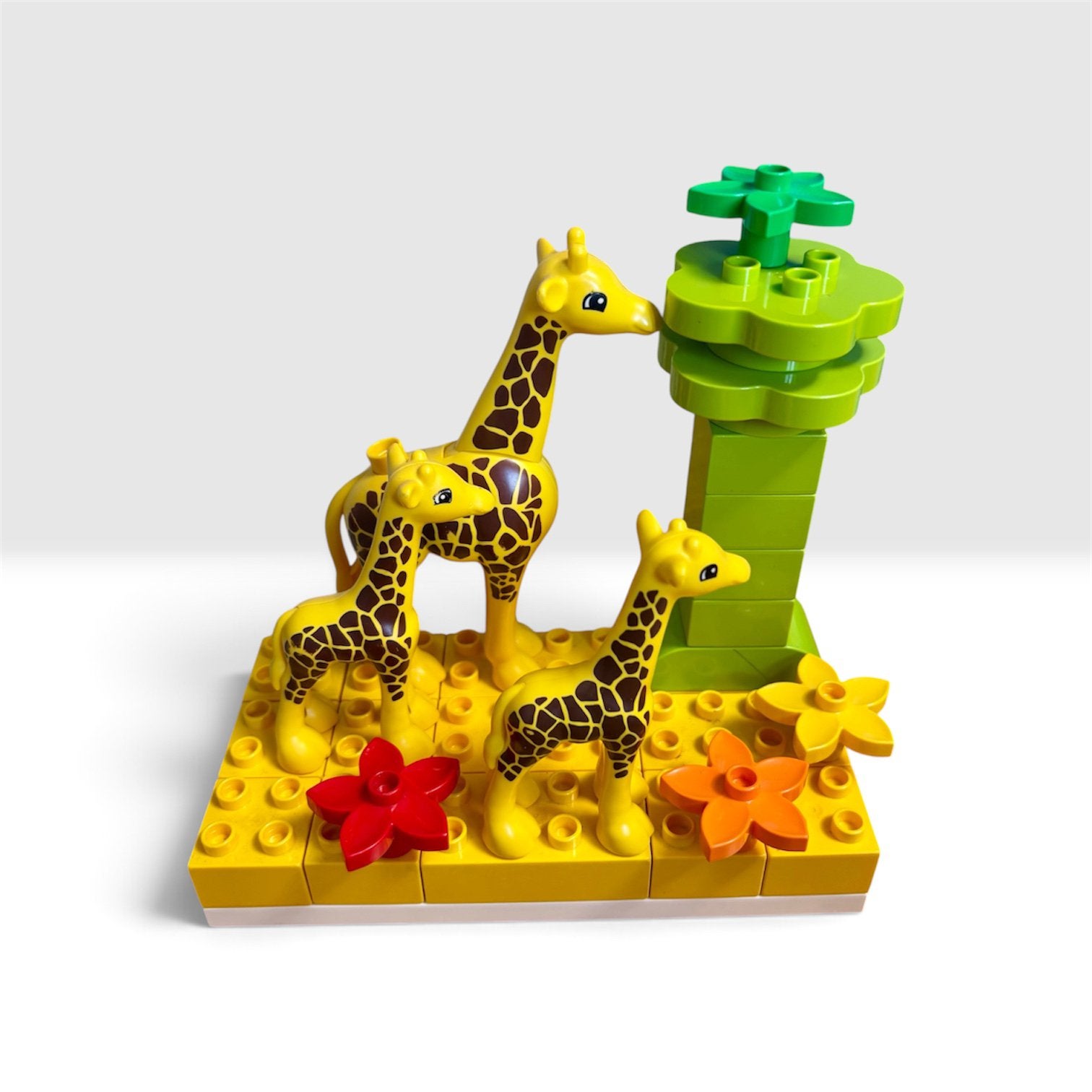 Lego Duplo Giraffen met boom en bloemen, Kinderen en Baby's, Speelgoed | Duplo en Lego, Ophalen, Gebruikt, MOC (eigen creatie)