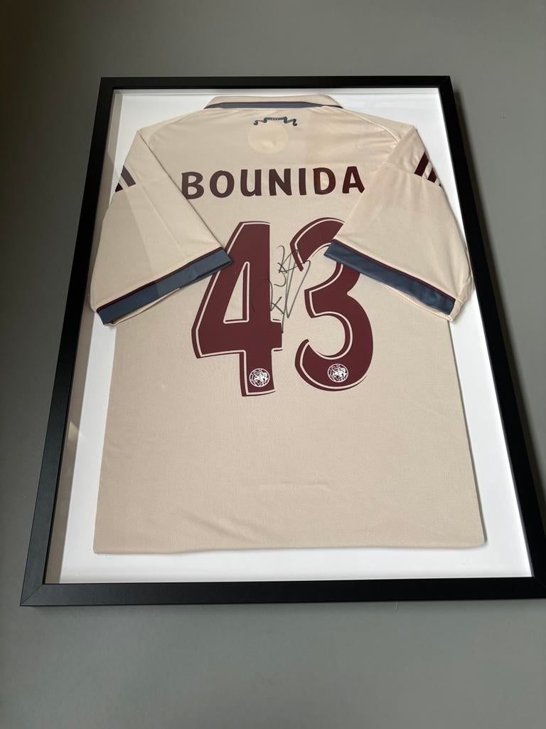 Rayane bounida ajax 3e tenue gesigneerd met videobewijs, Verzamelen, Sportartikelen en Voetbal, Zo goed als nieuw, Shirt, Ajax