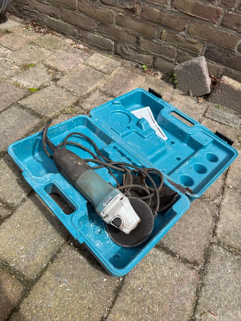 Makita GA5030R Haakse Slijper 125mm met koffer, Ophalen of Verzenden, Gebruikt, 700 tot 1000 watt, Haakse handslijpmachine