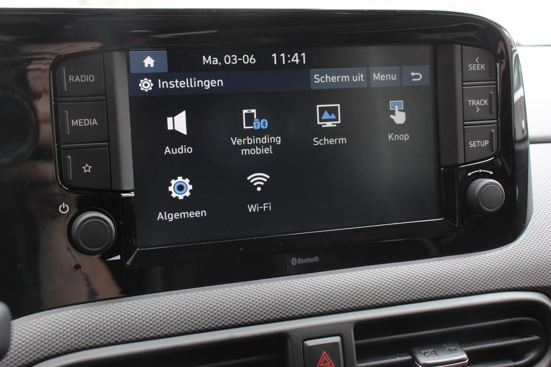Hyundai i10 1.0 Automaat Comfort 5-zits Navigatie Apple Carp, Auto's, Stof, Gebruikt, 899 kg, Zwart