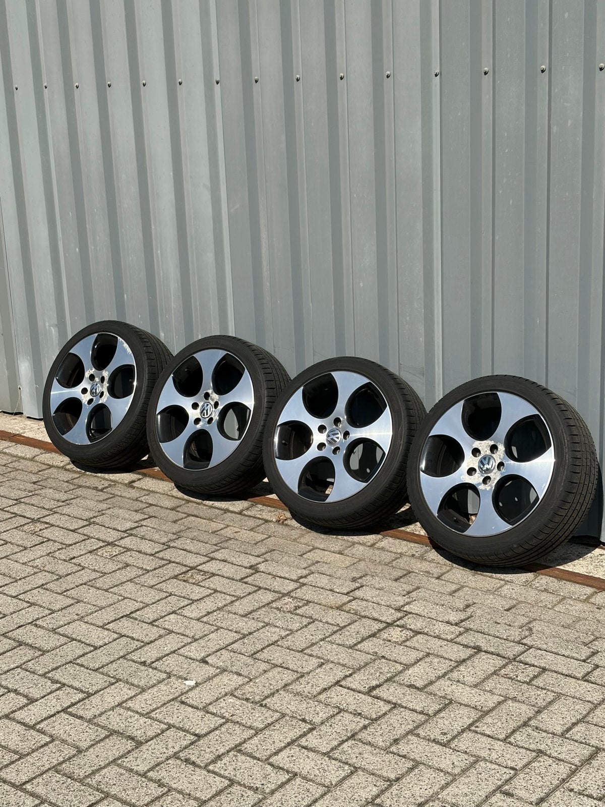 VW Golf GTI Detroit 18 inch velgen met zomerbanden 5x112, Auto-onderdelen, Ophalen, 18 inch, Gebruikt, Banden en Velgen