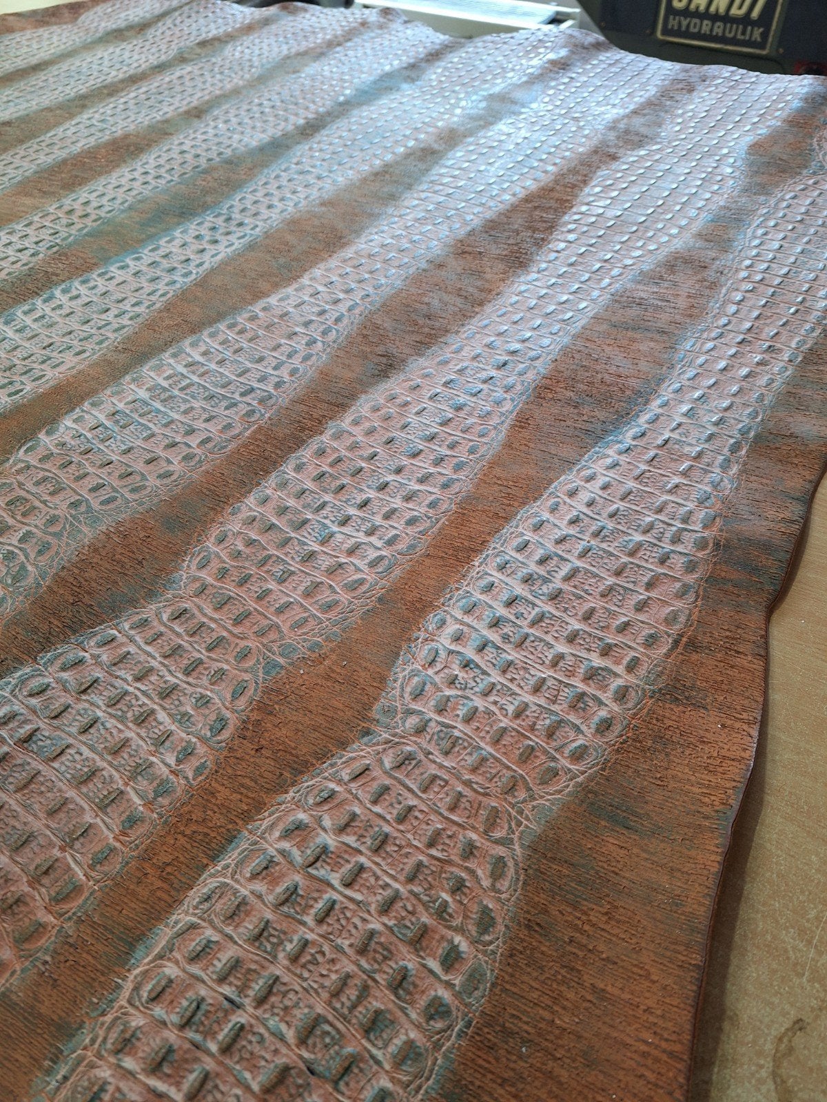 Tuigleder volnerf croco, Dikte 3,4 mm., Overige kleuren, 120 cm of meer, Leer of Kunstleer, Nieuw