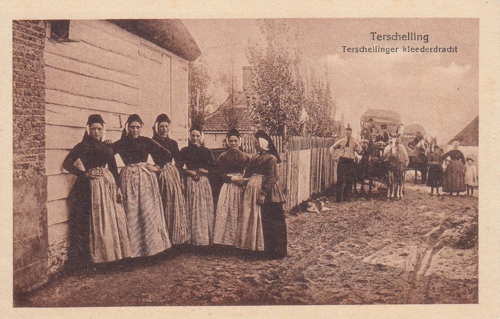 Terschelling   -    klederdracht                  =0014=, Ophalen of Verzenden, 1920 tot 1940, Ongelopen, Waddeneilanden