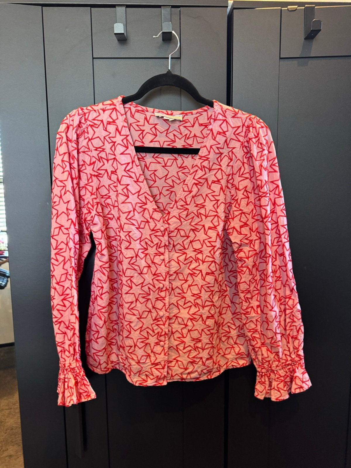 Never Fully Dressed Blouse Roze met Rode Sterren Maat M, Kleding | Dames, Blouses en Tunieken, Ophalen of Verzenden, Zo goed als nieuw