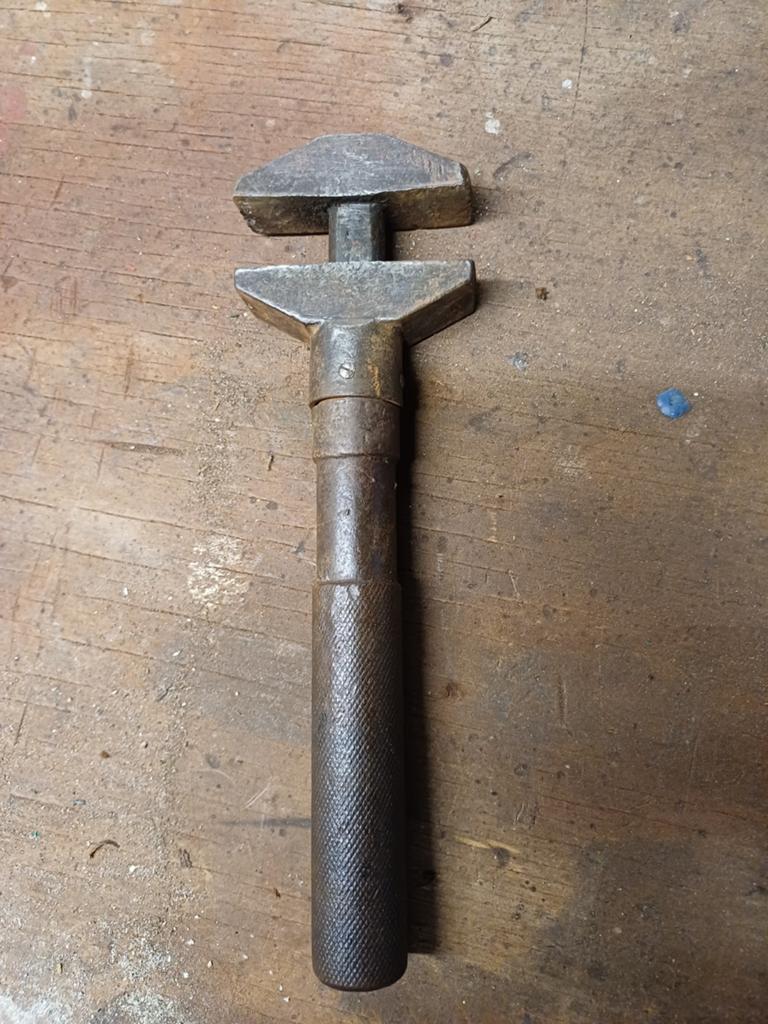 Oude verstelbare moersleutel - Antiek gereedschap, Ophalen of Verzenden