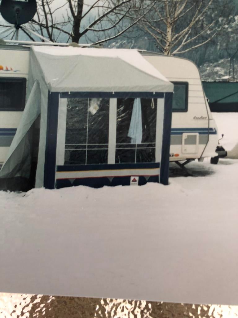 Wintertent (2010), Caravans en Kamperen, Tenten, Ophalen of Verzenden, Gebruikt, Tot en met 4