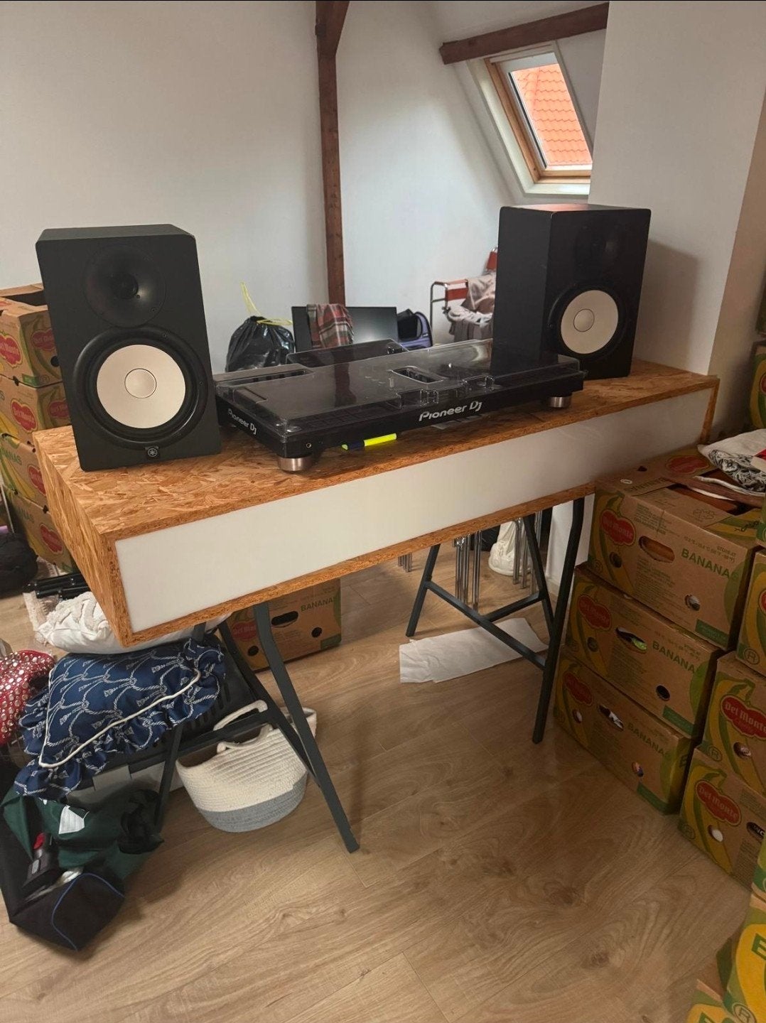 dj tafel op schragen. dus makkelijk te vervoeren, Ophalen, Overige merken