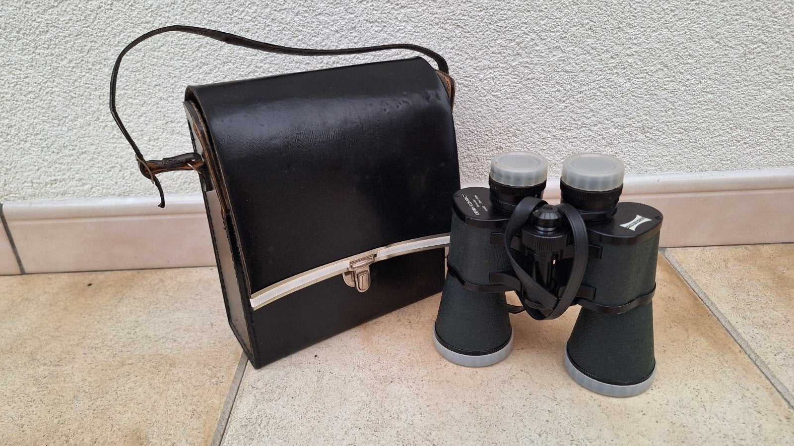 Eschenbach Derby Compact 10x50 Verrekijker met Tas, Gebruikt, 8 tot 12x, Met hoes of tas, Porro (met knik)