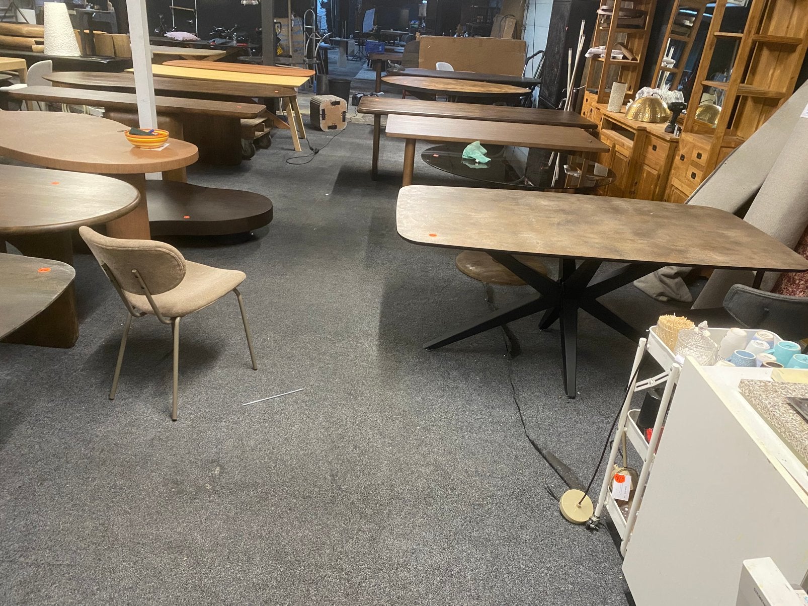 Foto 4 van Bijzettafel set organische vorm wit marmer zwart mangohout