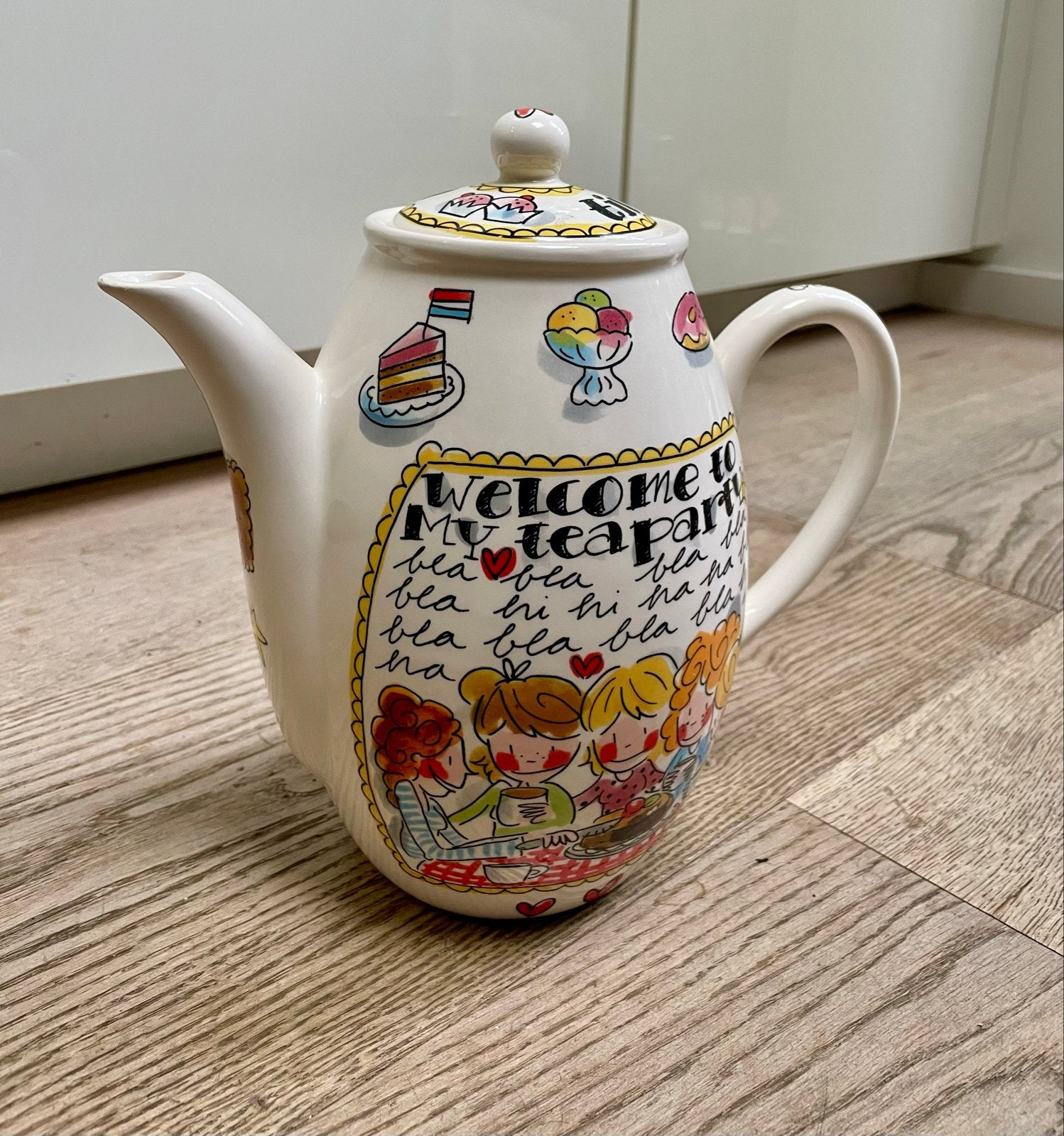 Blond Amsterdam Theepot 'Welcome to my Teaparty', Ophalen of Verzenden, Zo goed als nieuw, Steen/keramiek, Wit