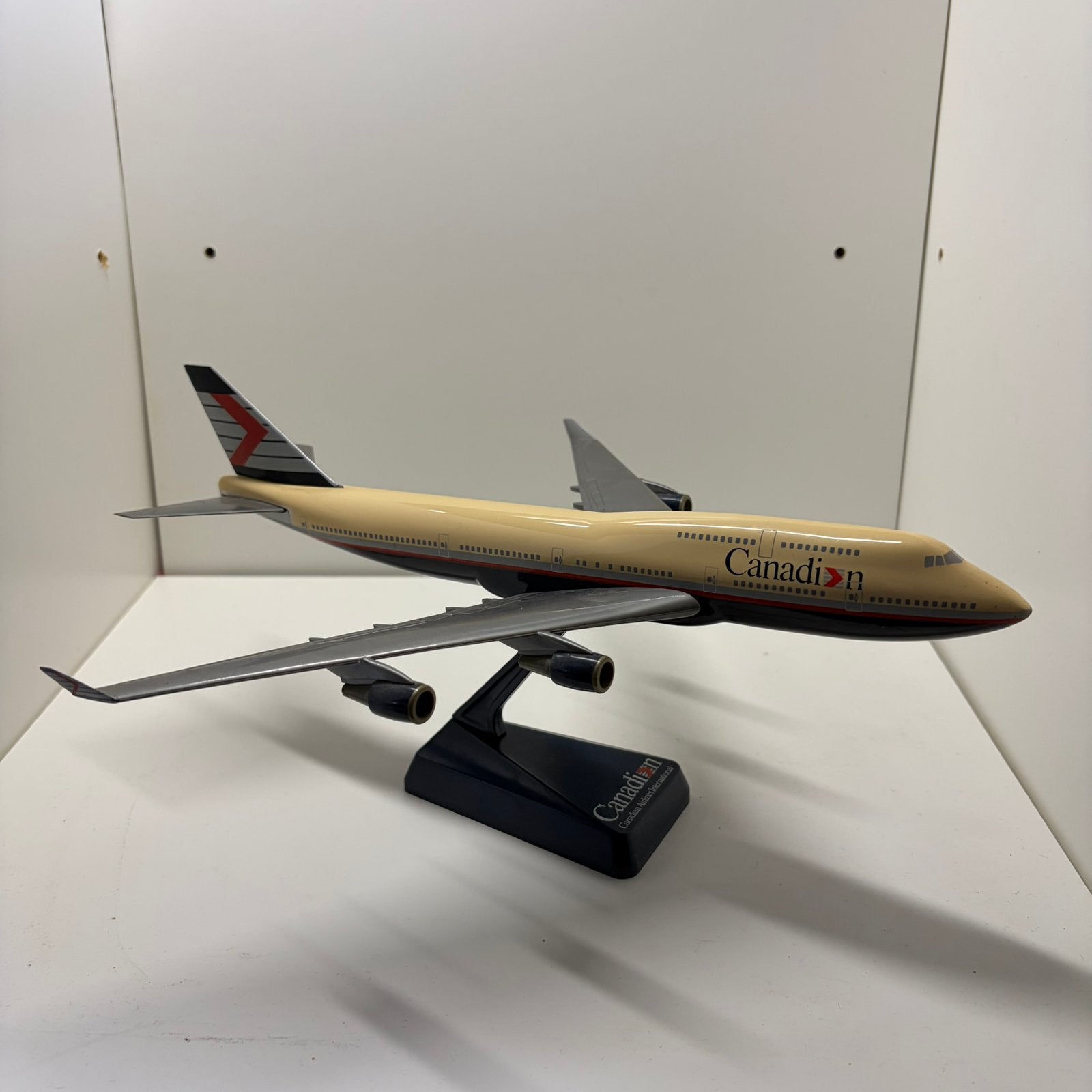 Canadian Boeing 747 1:200, Ophalen of Verzenden, Zo goed als nieuw, Schaalmodel