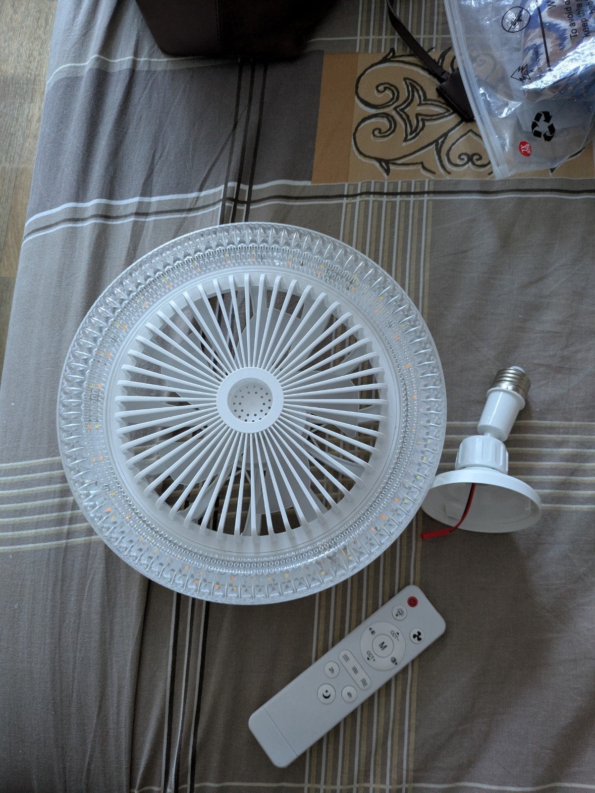 Kleine Plafond Ventilator Lamp met Afstandsbediening, Ophalen, Zo goed als nieuw