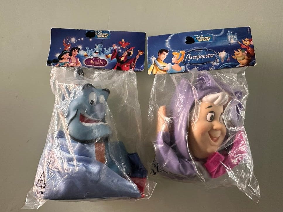 Disney Wereld Handpoppen: Assepoester en Aladdin Genie, Ophalen of Verzenden, Assepoester of Belle, Nieuw, Knuffel