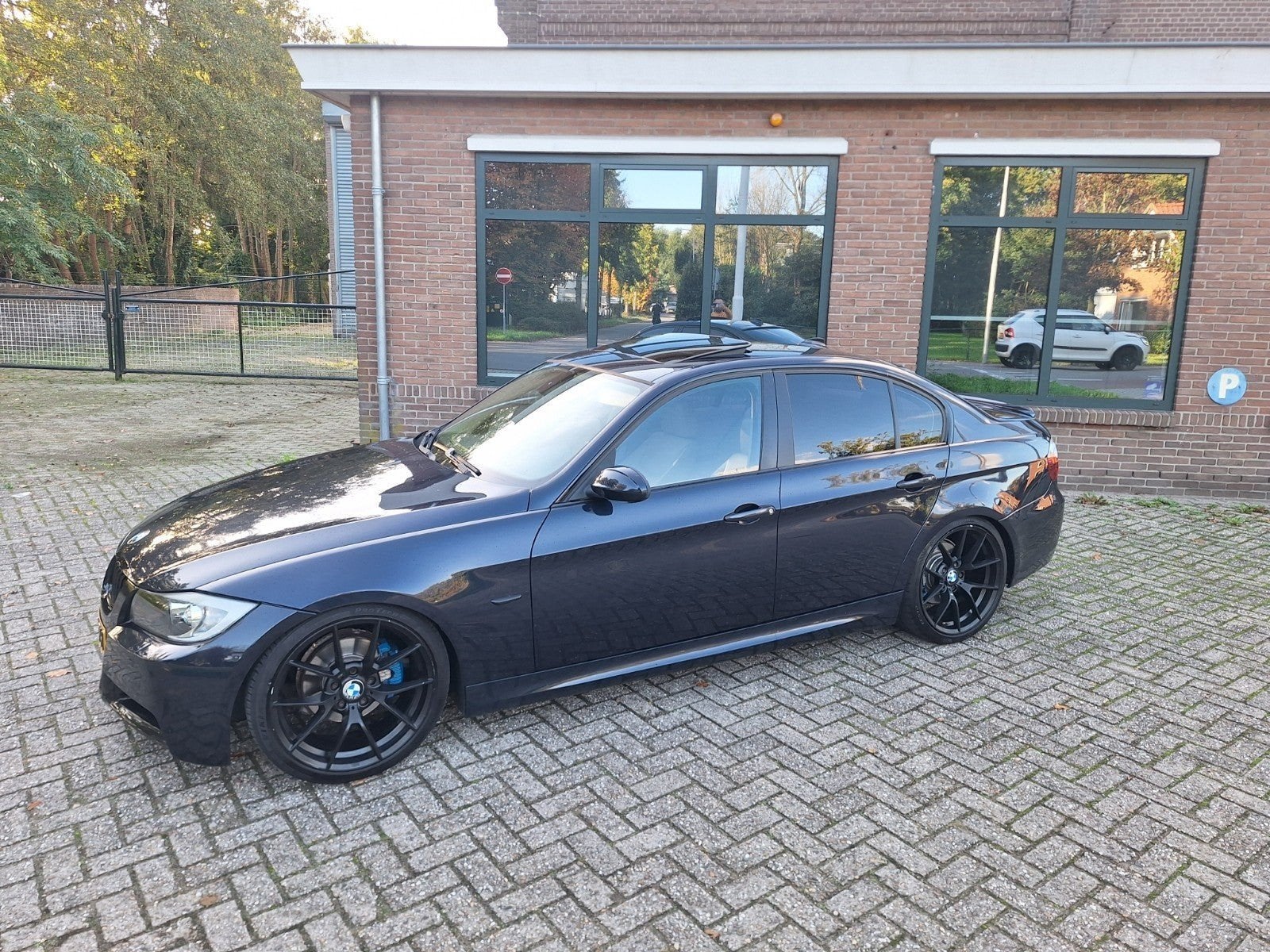 BMW 325i e90 Origineel Nederlands, Auto's, Automaat, 745 kg, Achterwielaandrijving, Beige