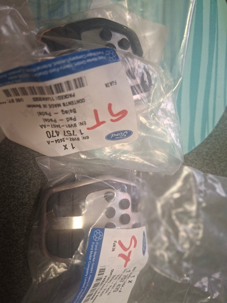 Ford focus mk3 3.5 ST rubbers rem en koppelingspedaal, Ophalen of Verzenden, Nieuw, Ford