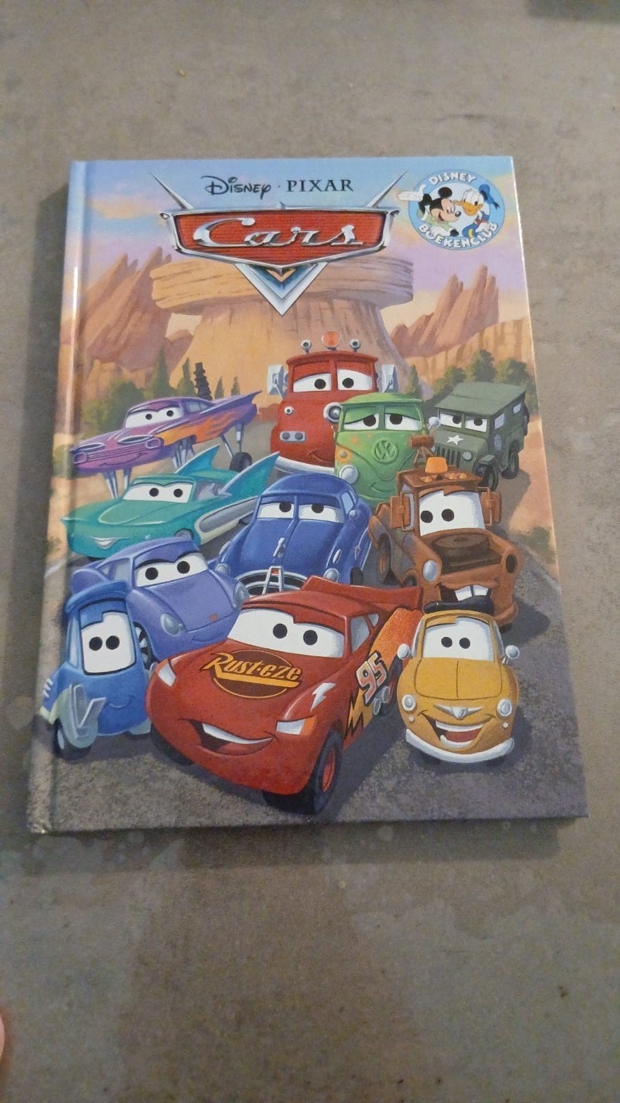 Boekje Disney Cars z.g.a.n., Ophalen of Verzenden, Zo goed als nieuw, Sprookjes