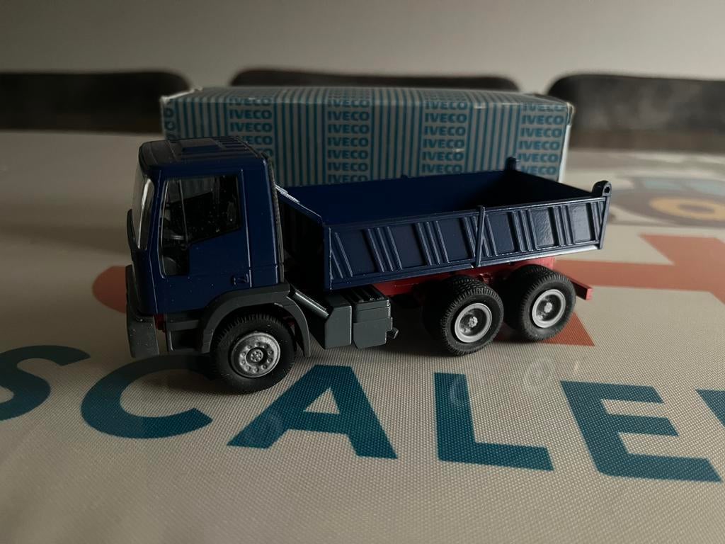 Iveco Eurotrakker vrachtwagen 6x6 Conrad, Hobby en Vrije tijd, Modelauto's | 1:50, Ophalen of Verzenden, Nieuw, Bus of Vrachtwagen
