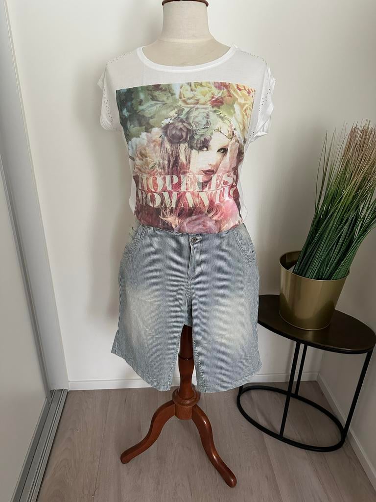 Nieuwe Gestreepte denim short  maat 42 veel stretch, Kleding | Dames, Spijkerbroeken en Jeans, Ophalen of Verzenden, Nieuw, Blauw