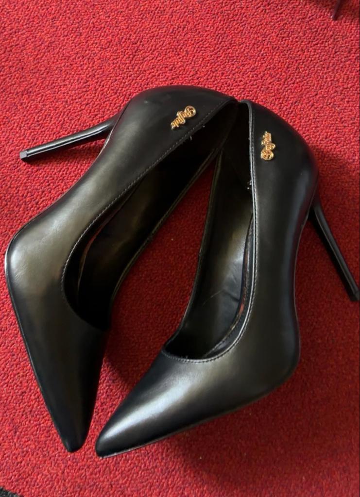 Buffalo hakken chic maat 38 - Zo goed als nieuw, Ophalen of Verzenden, Zo goed als nieuw, Zwart, Pumps