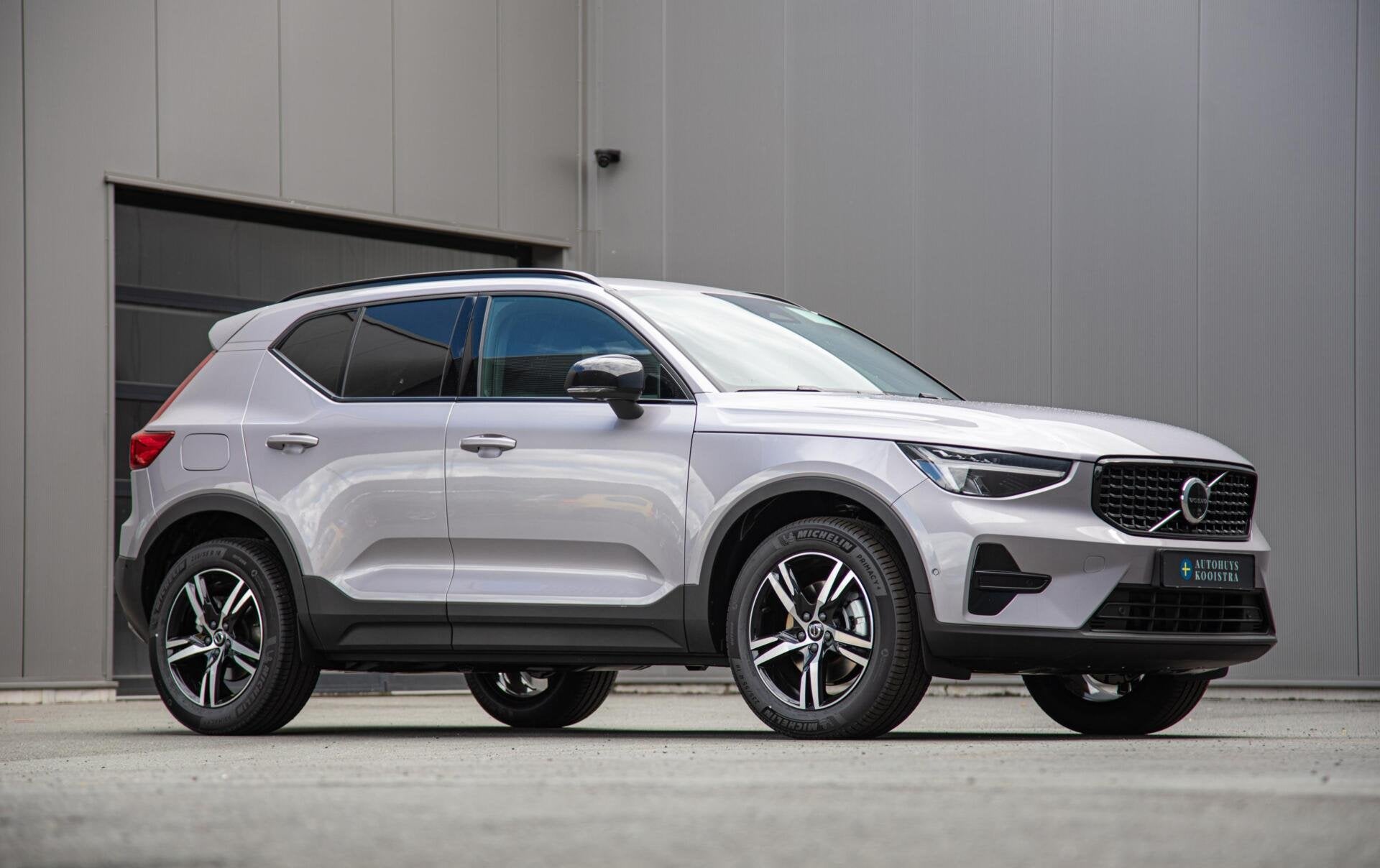 Volvo xc40 B3 Plus Dark MY2027|360° Camera|Harman/Kardon, Auto's, Gebruikt, 4 cilinders, 1969 cc, 163 pk
