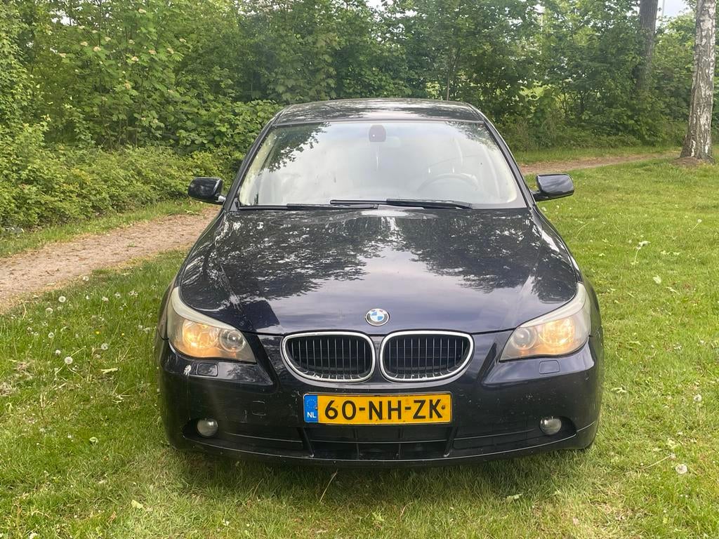 BMW 5-Serie 2.2 I 520 AUT 2003 Blauw, Auto's, Beige, Blauw, Parkeersensor, Particulier