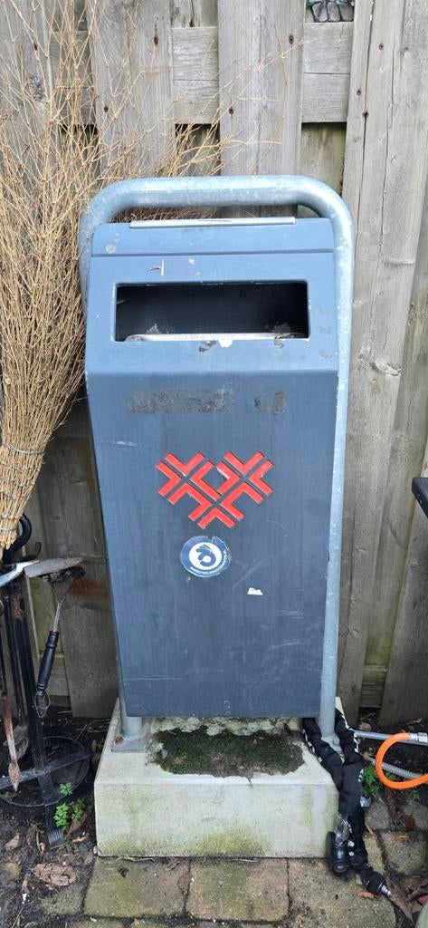 Robuuste Breda Prullenbak, Ophalen, Gebruikt, 40 liter of meer, Metaal