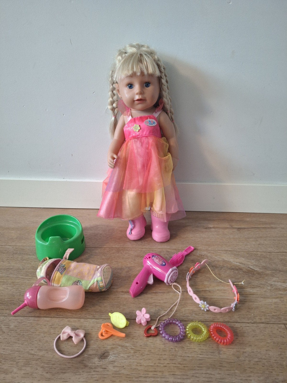 Baby Born pop Carla met accessoires, Ophalen, Gebruikt, Babypop