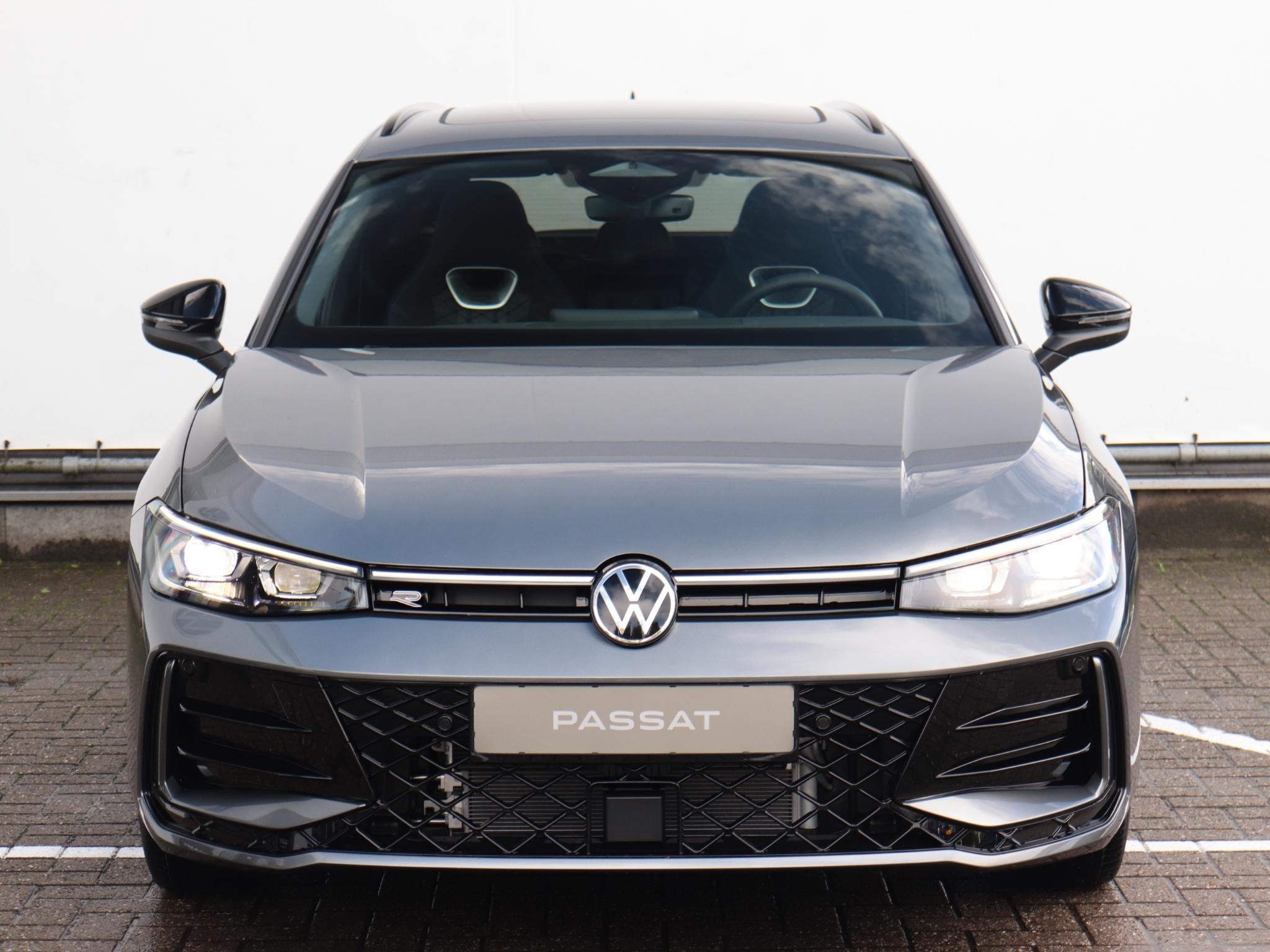 Volkswagen Passat Variant 1.5 eHybrid R-Line Edition | Trekh, Auto's, Stof, 1498 cc, 4 cilinders, 150 min