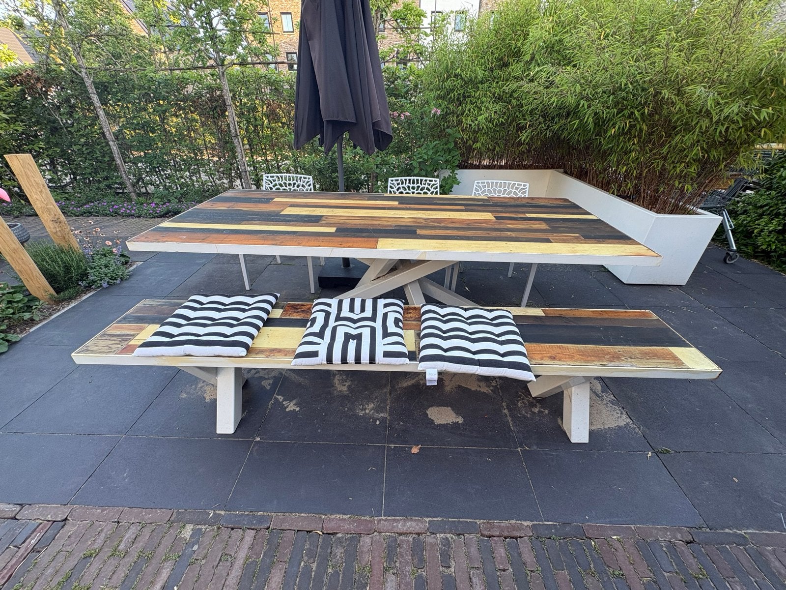 Buiten Tafel & Bank met Stalen Poten, Ophalen, Gebruikt, 6 zitplaatsen, Hout