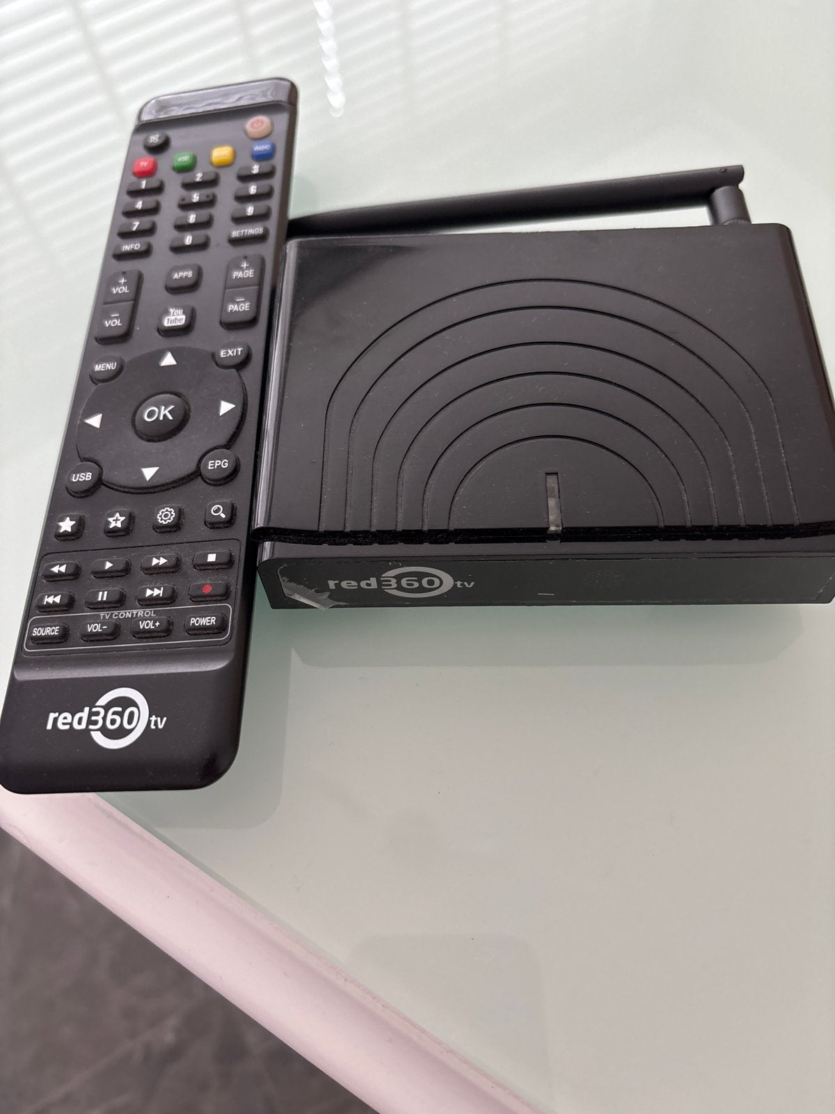 Red360 TV Decoder met afstandsbediening, Ophalen of Verzenden, Gebruikt, Decoder