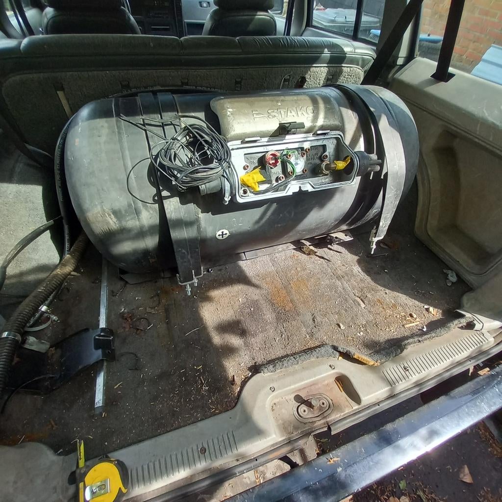 Lpg tank vol 140 liter inhoud uit cherokee 4.0 6 cilinder xj, Auto-onderdelen, Ophalen, Gebruikt, Jeep