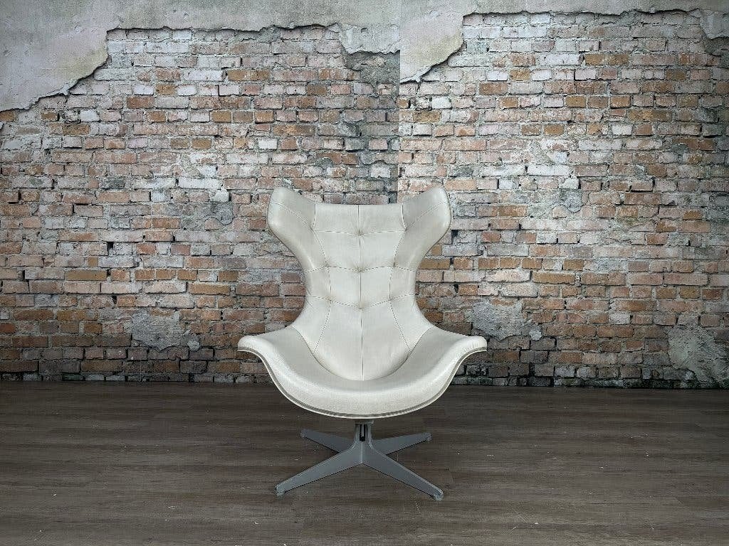 Poltrona Frau Regina Swivel Chair bij TheReSales, Ophalen, Design, 75 tot 100 cm, Zo goed als nieuw