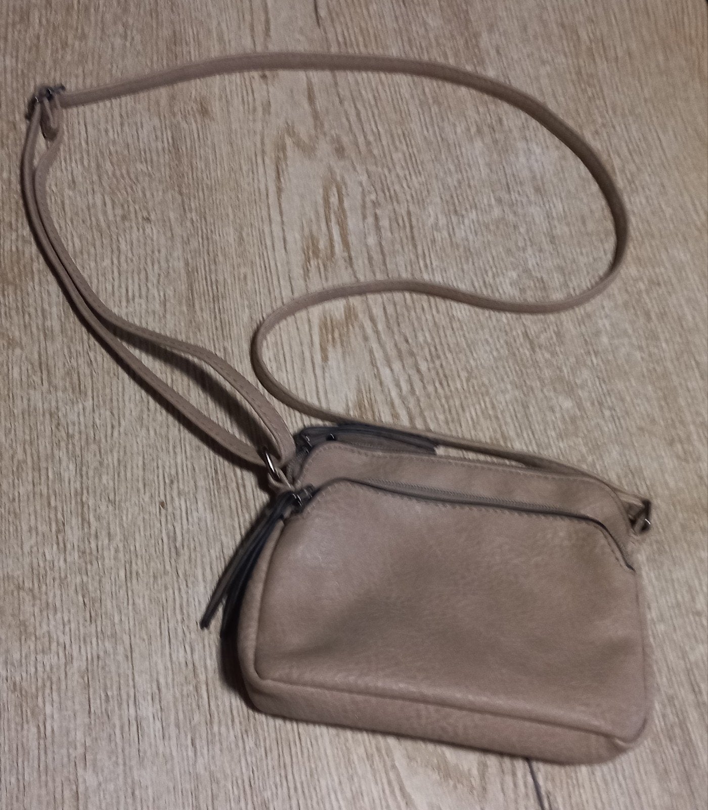 Beige schoudertasje met meerdere vakken, Ophalen of Verzenden, Gebruikt, Beige, Schoudertasje