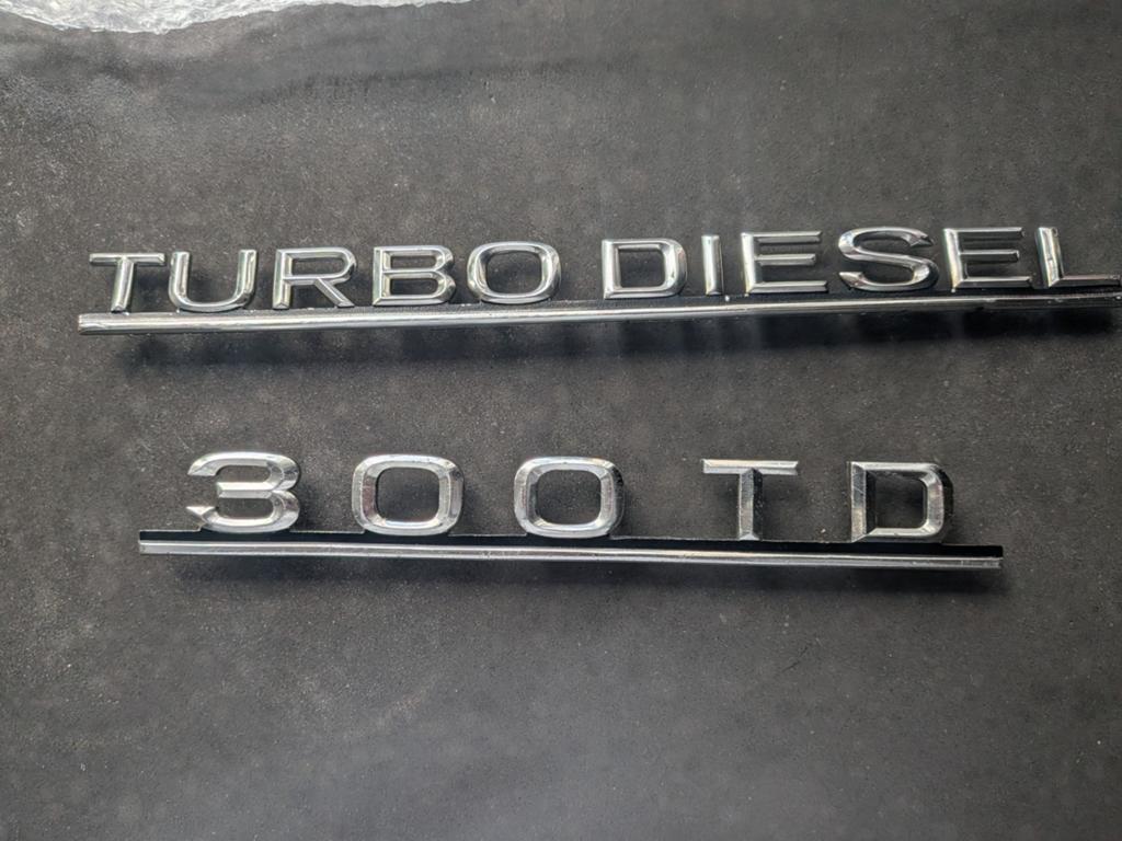 Mercedes W123 300 TDT Embleem, Auto-onderdelen, Gebruikt, Voor, Mercedes-Benz, Ophalen of Verzenden