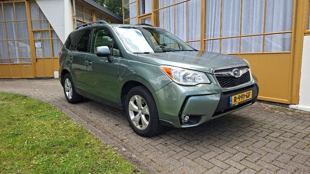 Subaru 2.5i automaat panorama dak, adaptive cruise, leer, Automaat, Euro 5, Beige, 4 cilinders