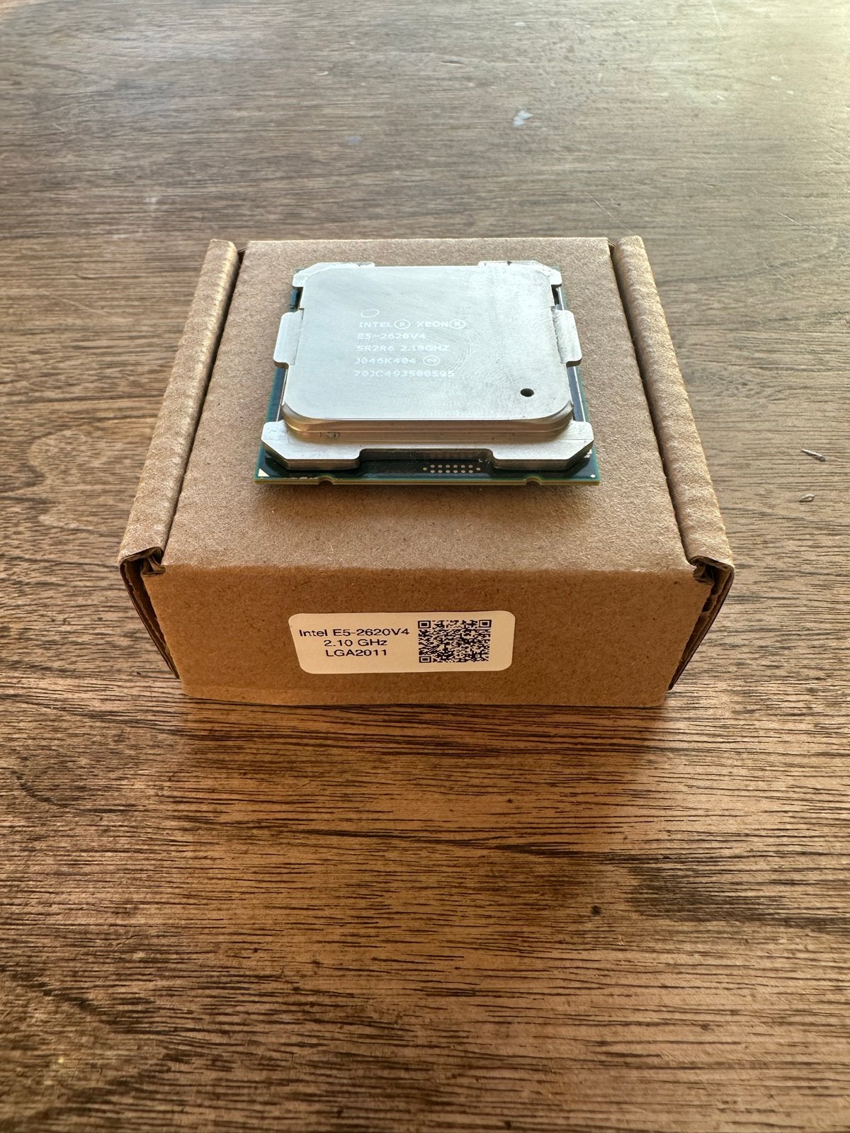 Intel Xeon E5-2620 v4 CPU LGA 2011-3 Processor, Ophalen of Verzenden, Gebruikt, 8-core, 2 tot 3 Ghz