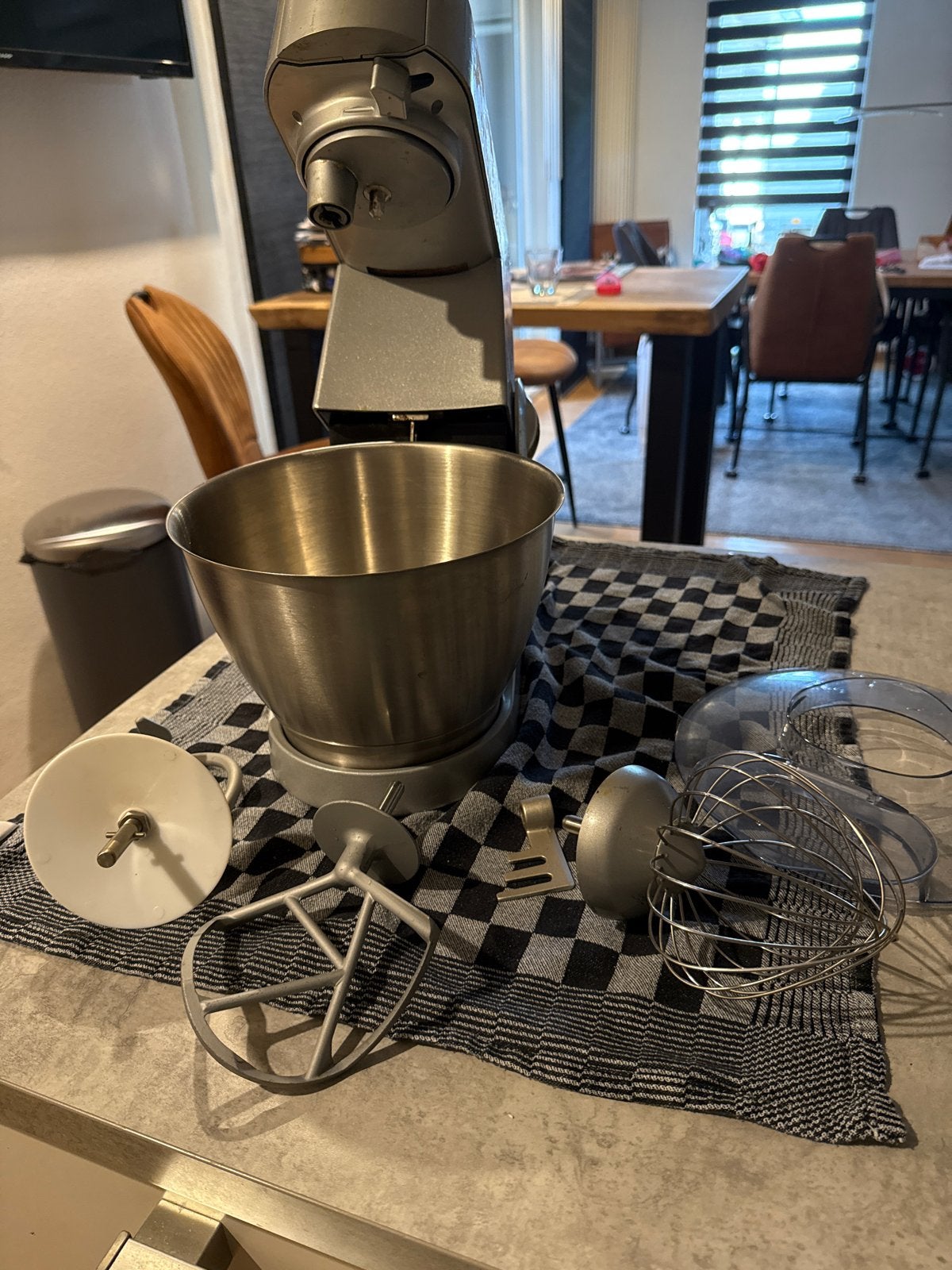 Kenwood Chef Premier Keukenmachine met accessoires, Ophalen, 4 liter of meer, Gebruikt, 3 snelheden of meer