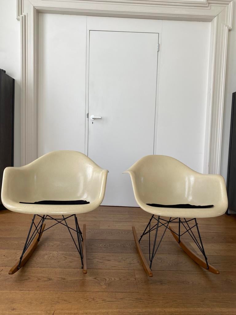 Eames 2x RAR rocking chairs fiberglass - Herman Miller, Huis en Inrichting, Ophalen, Gebruikt, Twee, Hout