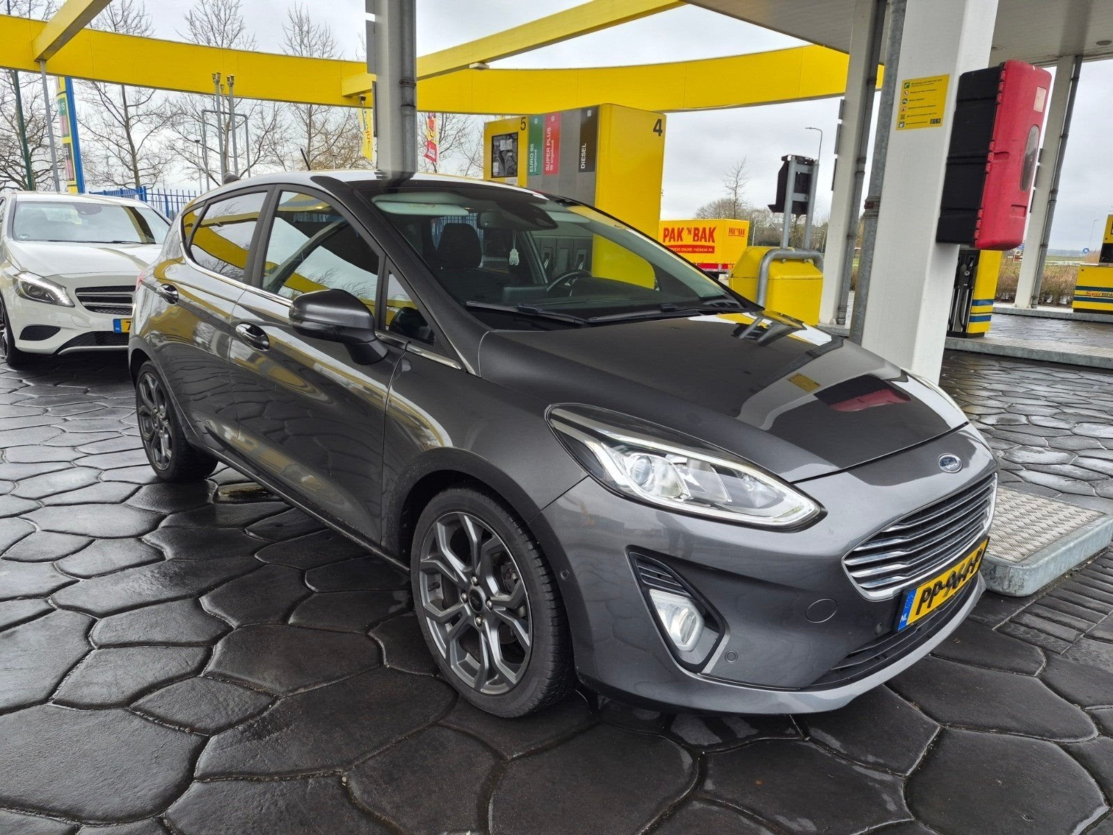 Voorbumper, achterbumper, dakspoiler Ford Fiesta mk8, Ophalen, Ford, Bumper