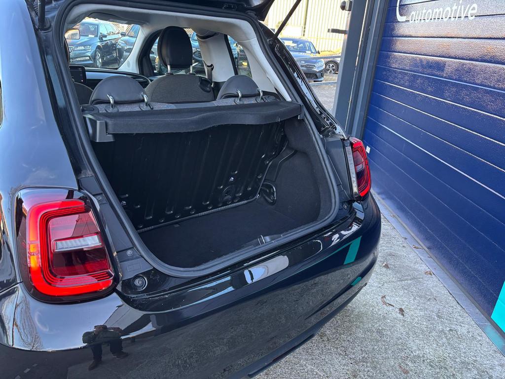 Fiat 500 3+1 Icon 42 kWh 100% Electrisch, Parkeer sensoren a, Auto's, 12 maanden, Gebruikt, Zwart, Zwart